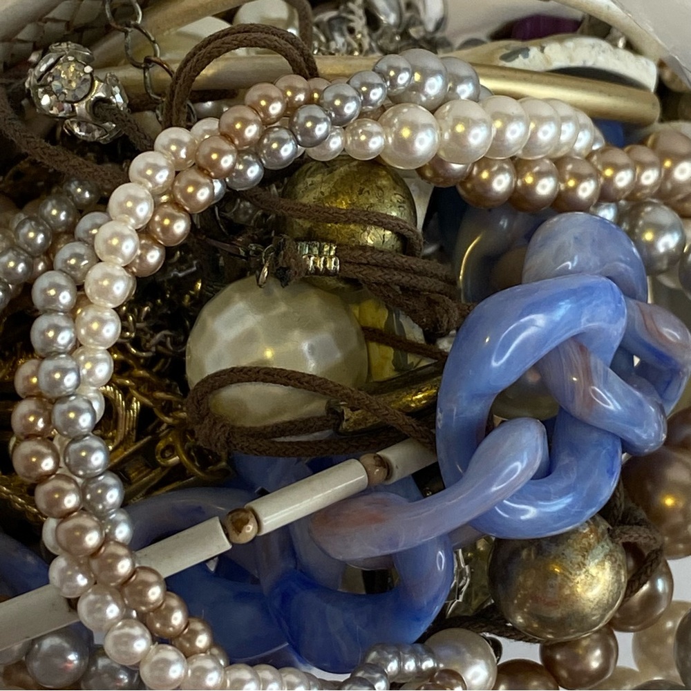 Jewelry Lot 1.6lb+ Mixed Vintage Modern Necklace Bracelet Craft Junk Jewelry - Picture 3 of 11